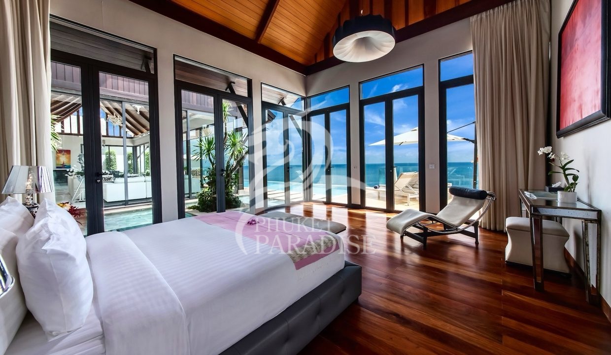 50 Villa Paradiso Naithon Beach Phuket - Master Bedroom — крупный размер